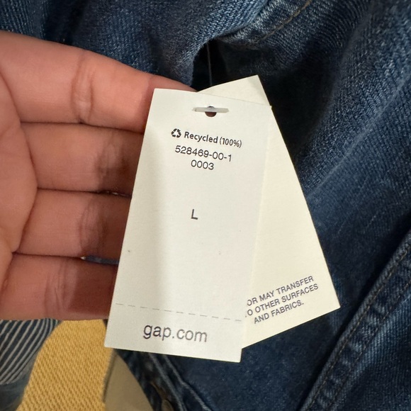 Gap Blue Lightweight Denim Jacket with Pointed Collar and Standard Fit - Picture 8 of 10